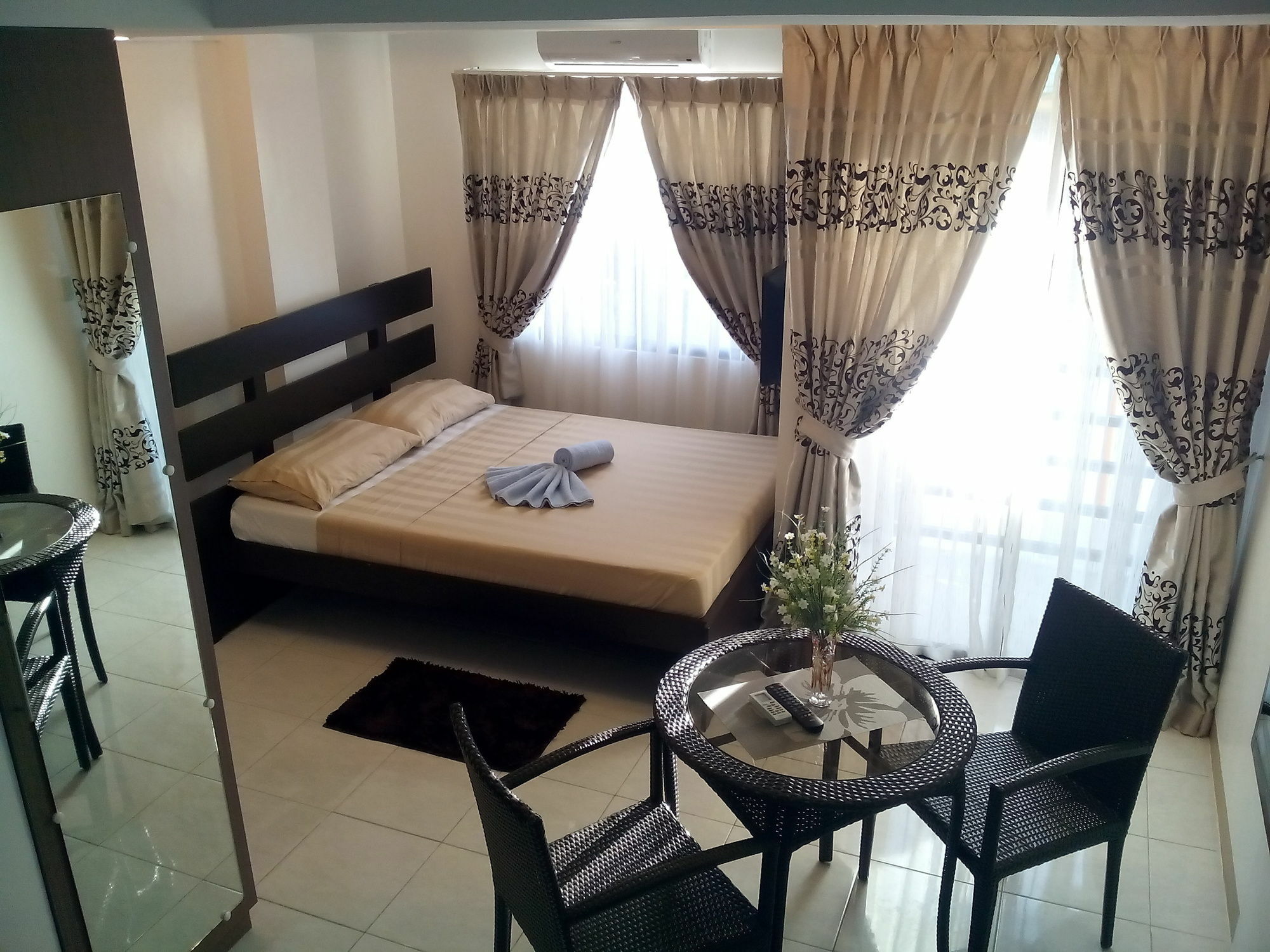 Anahaw Studio Suites Manoc-Manoc Exterior foto